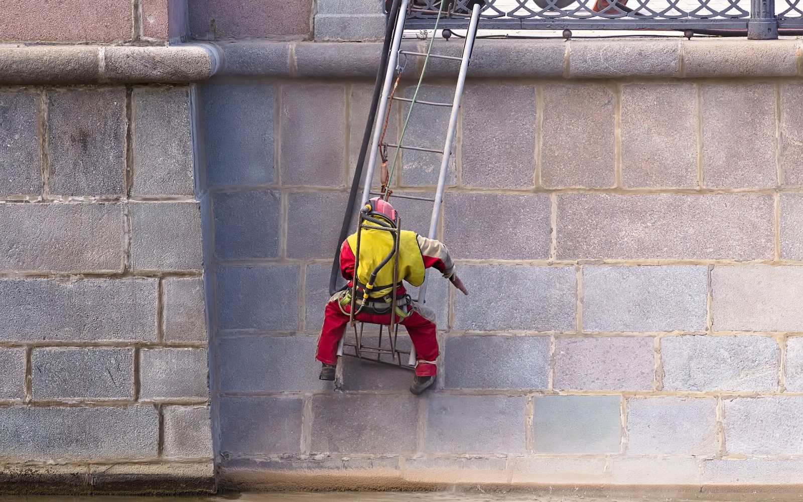 Crystalline Silica & Abrasive Blasting